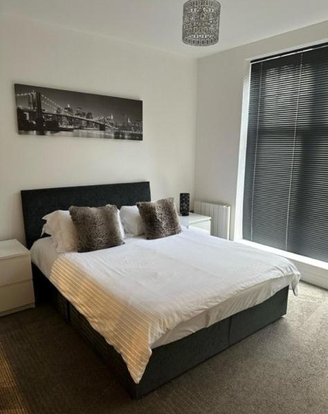 Stunning Flat With Parking Free Near Sutton Station Apartman Cheam Kültér fotó