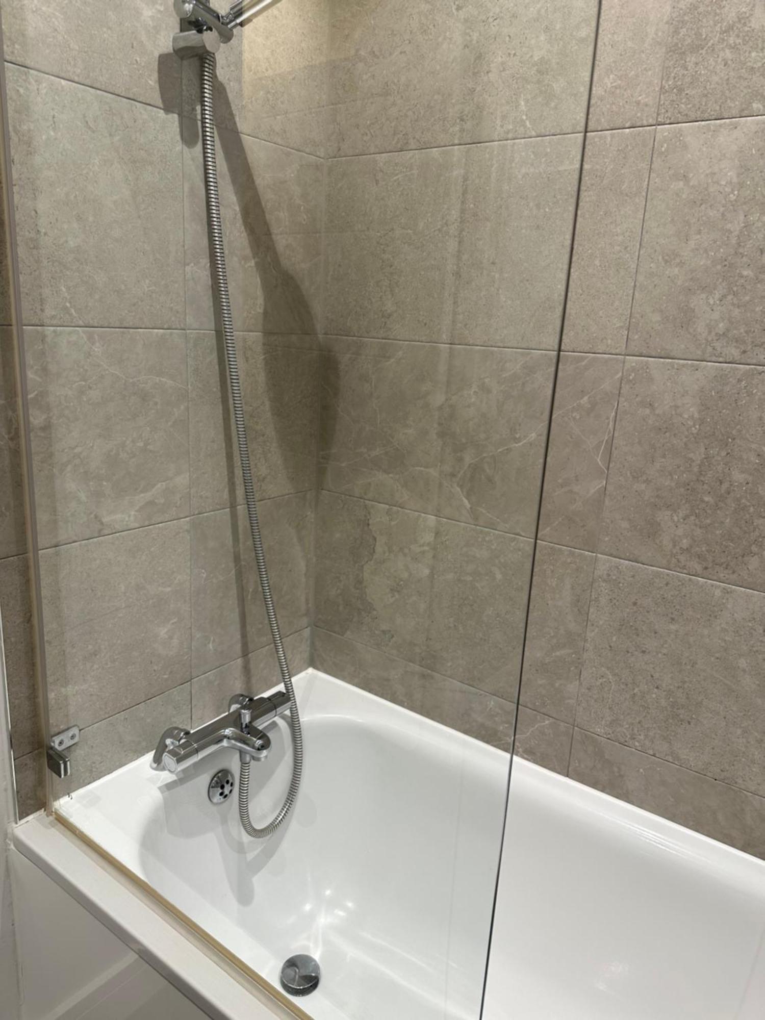 Stunning Flat With Parking Free Near Sutton Station Apartman Cheam Kültér fotó